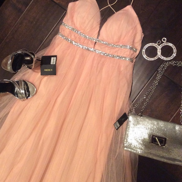 Forever 21 Dresses & Skirts - Dress Forever 21 Dresses & Skirts - Dress